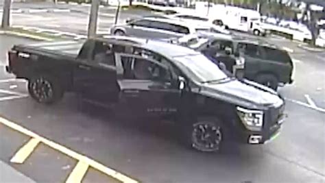 Machete-wielding aggravated assault caught on camera in Oakland Park parking lot